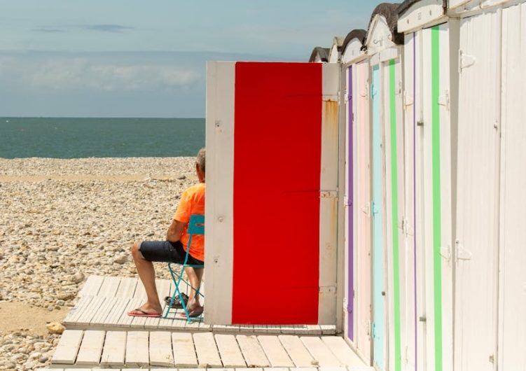 24 symbolic meanings of dreaming of knocking on the door