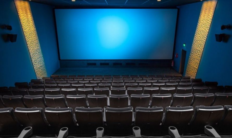 12 Spiritual Meanings of Dreaming of Watching a Movie