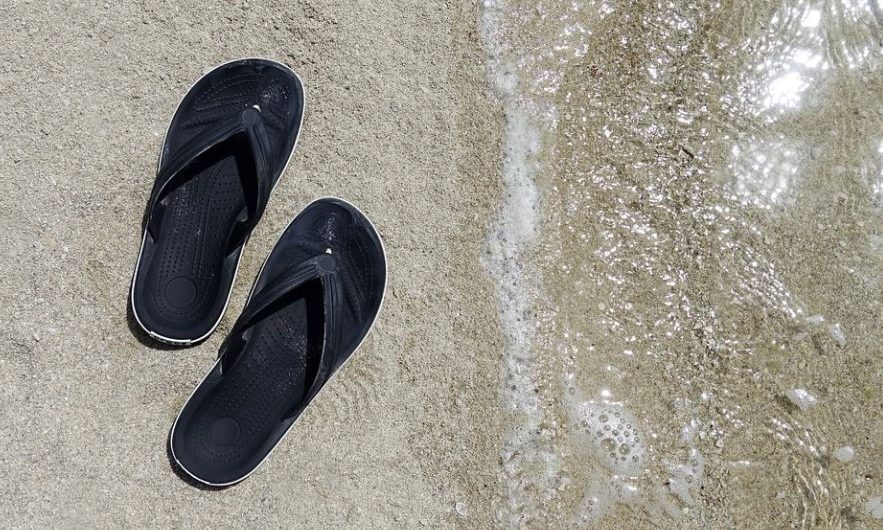 18 Spiritual Meanings of Dreaming of Slippers