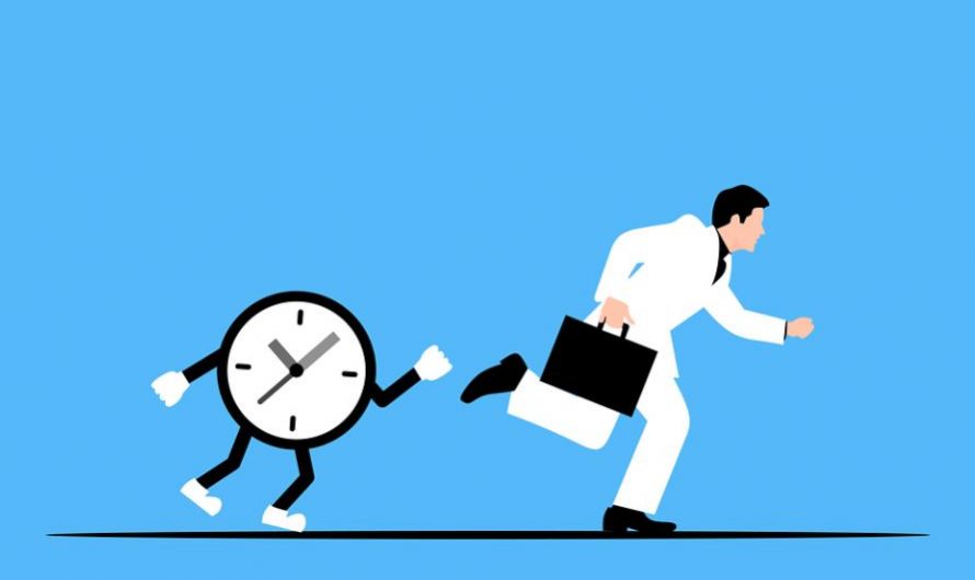 8 Spiritual Meanings of Dreaming of Being Late