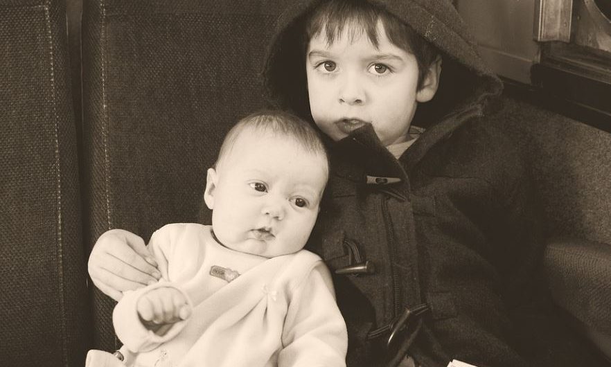 15 Spiritual Meanings of Dreaming of a younger brother