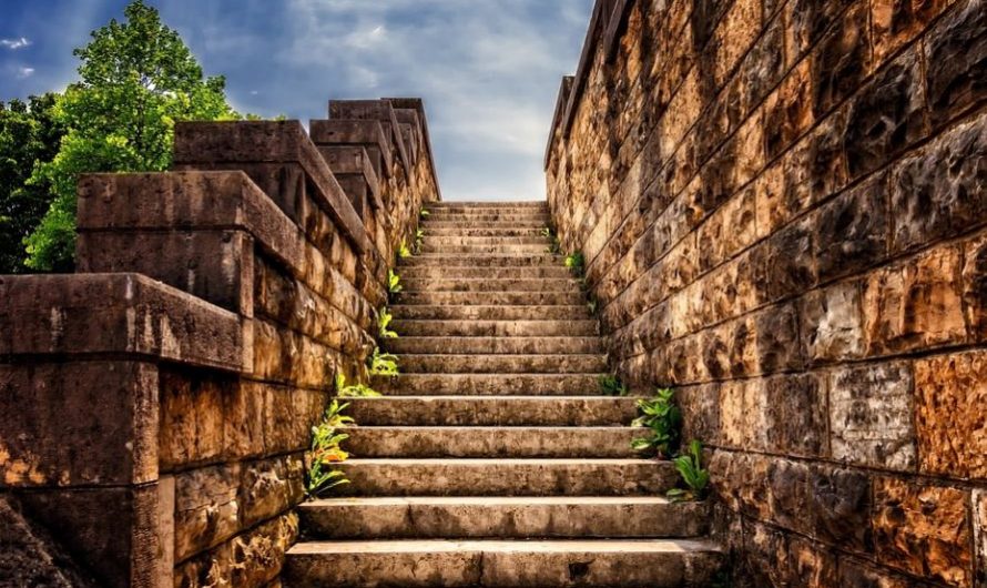 10 Spiritual Meanings of Dreaming of Climbing Stairs