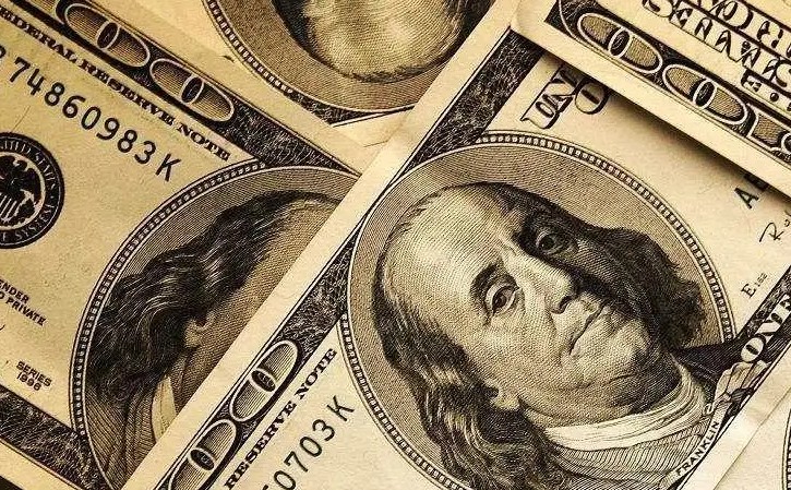 22 Spiritual Meanings of Dreaming of Banknotes