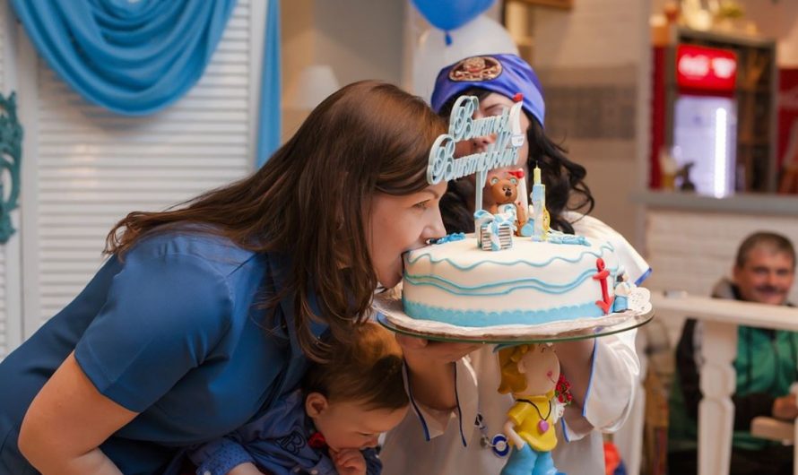 13 Spiritual Meanings of Dreaming of Eating Cake