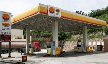 Dreaming of Refueling at a Gas Station