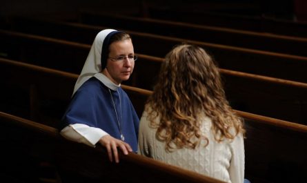 15 Spiritual Meanings of Dreaming of Nuns
