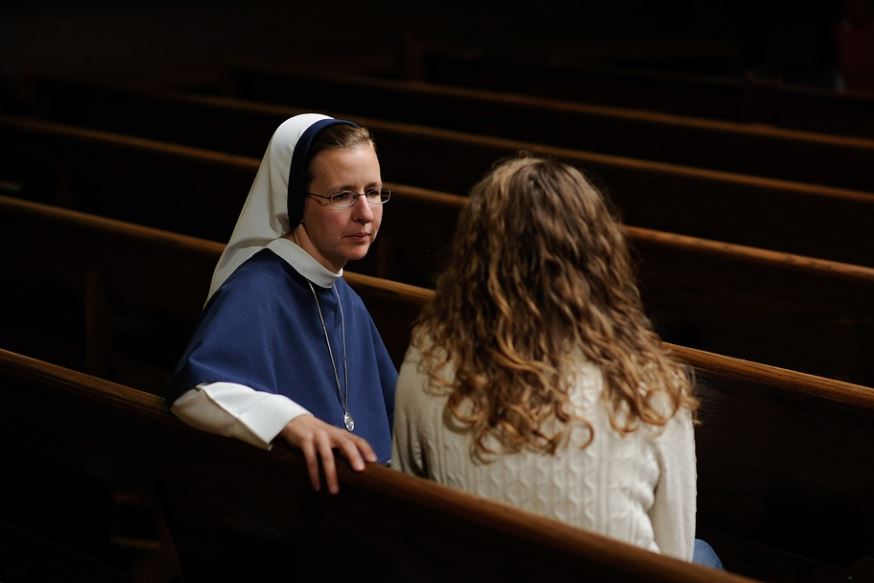 15 Spiritual Meanings of Dreaming of Nuns