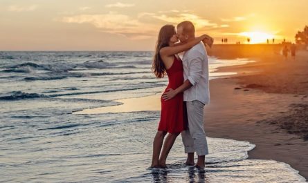 15 Spiritual Meanings of Dreaming of Kissing