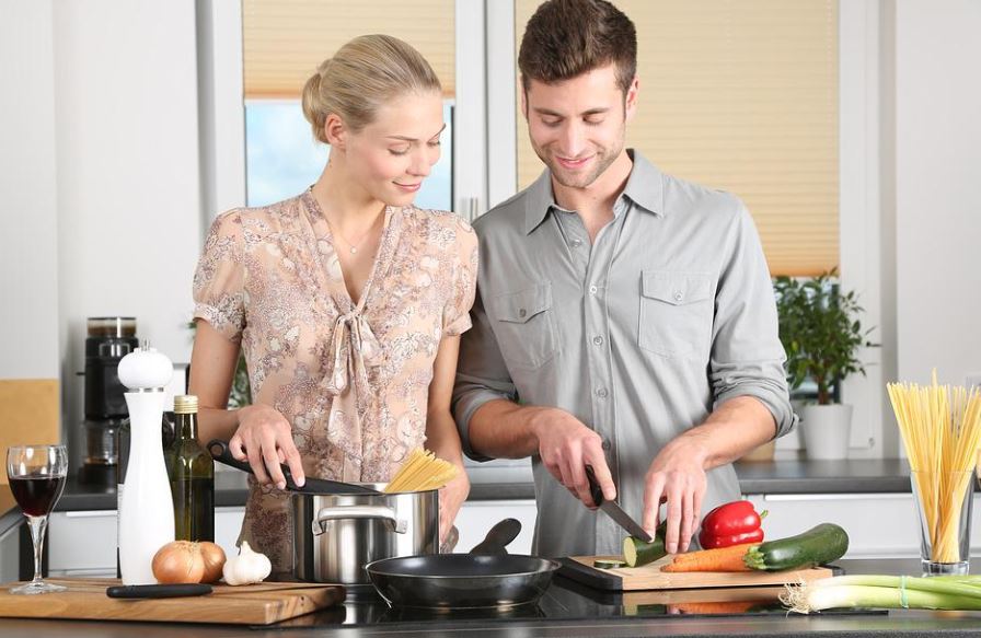 13 Spiritual Meanings of Dreaming of Cooking