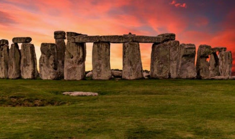 21 Spiritual Meanings of Dreaming of Monument