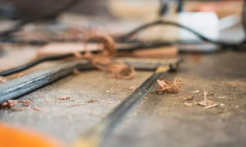 13 Spiritual Meanings of Dreaming of a Saw