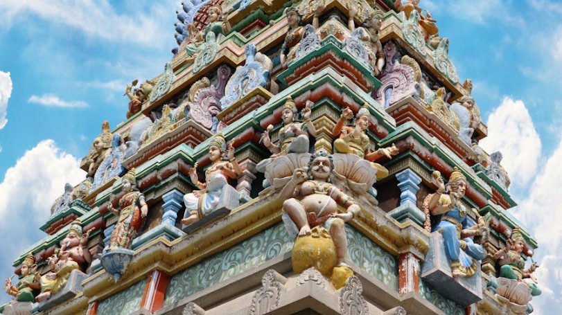 20 Spiritual Meanings of Dreaming of Going to a Temple