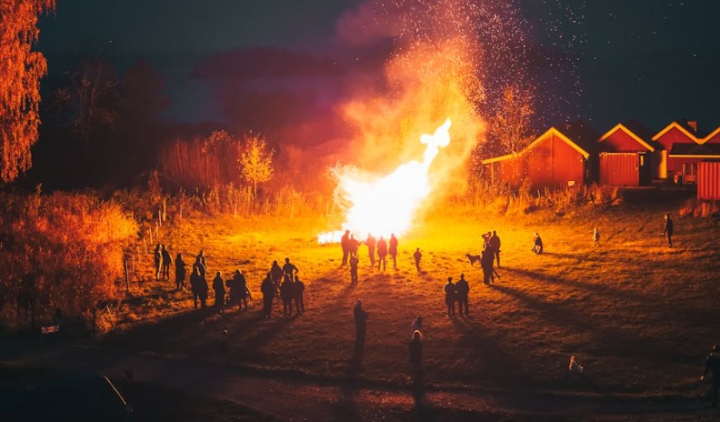 20 Spiritual Meanings of Dreaming of Holding a Sacrificial Ceremony