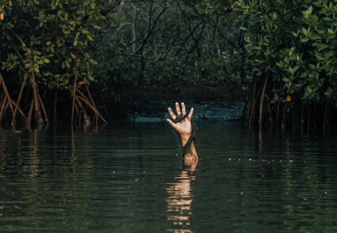 11 Spiritual Meanings of Dreaming of Killing Relatives