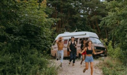 9 Spiritual Meanings of Dreaming of a Friend's Car Accident