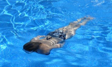 8 Spiritual Meanings of Dreaming of Friends Drowning