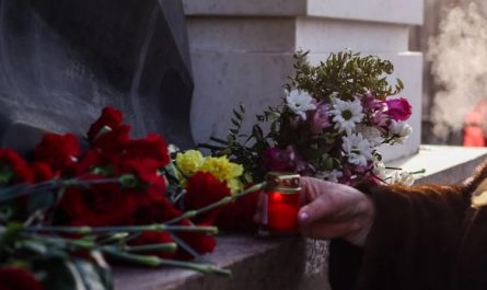 19 Spiritual Meanings of Dreaming of a Close Friend's Death
