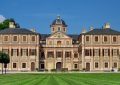 17 Spiritual Meanings of Dreaming of a Palace
