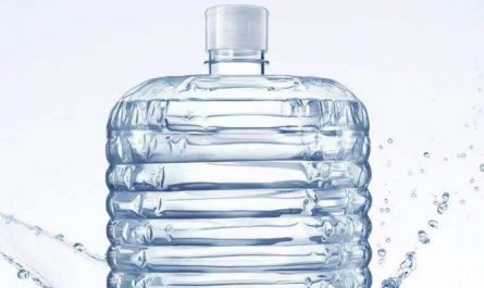 17 Spiritual Meanings of Dreaming of a Water Bottle or Bucket