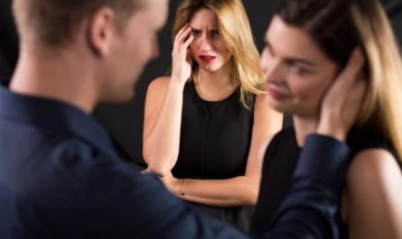 19 Spiritual Meanings of Dreaming of Jealousy