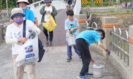 17 Spiritual Meanings of Dreaming of Picking Up Garbage