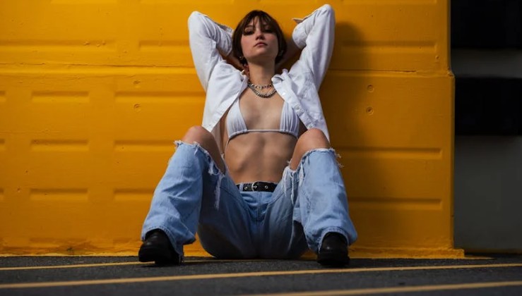 14 Spiritual Meanings of Dreaming of Buying Jeans