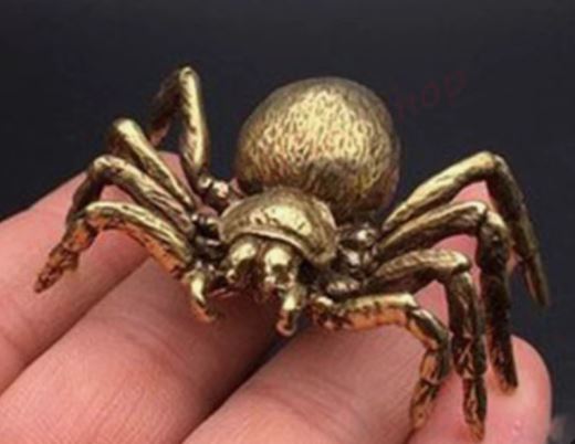 5 Spiritual Meanings of Dreaming about golden spider