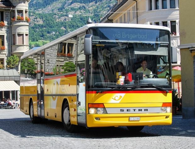 5 Spiritual Meanings of Dreaming about driving a bus