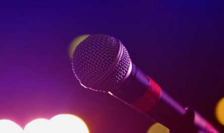 5 Spiritual Meanings of Dreaming about singing into a microphone