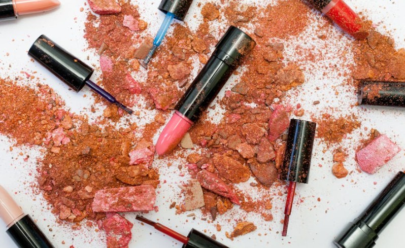 16 Spiritual Meanings of Dreaming About Cosmetics