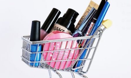 16 Spiritual Meanings of Dreaming of Receiving Cosmetics