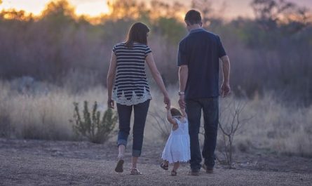 9 Spiritual Meanings of Dreaming of Parents