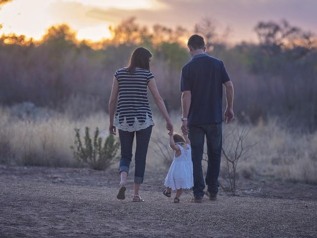 9 Spiritual Meanings of Dreaming of Parents