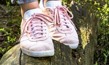 5 Spiritual Meanings of Dreaming of Pink Shoes