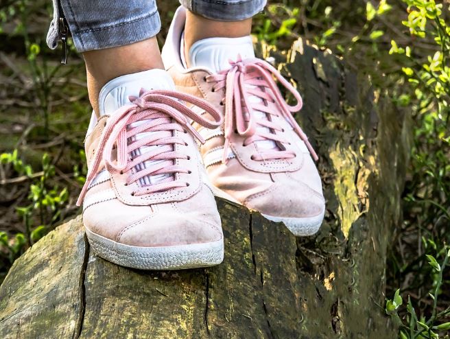 5 Spiritual Meanings of Dreaming of Pink Shoes