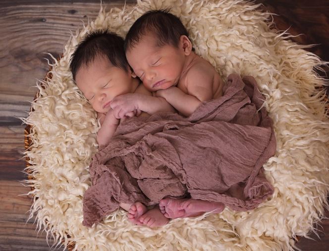 5 Spiritual Meanings of Dream about giving birth to twins