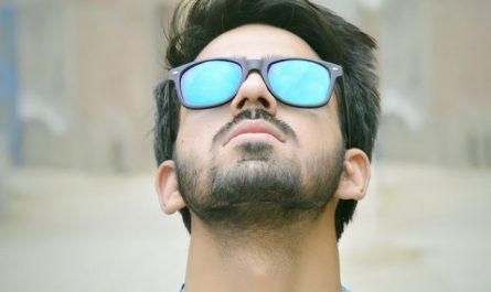 9 Spiritual Meanings of Dreaming about a stranger