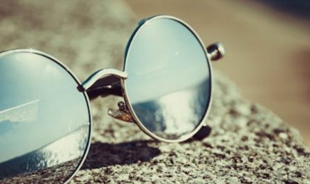 16 Spiritual Meanings of Dreaming About Broken Glasses