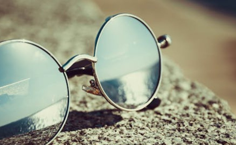 16 Spiritual Meanings of Dreaming About Broken Glasses