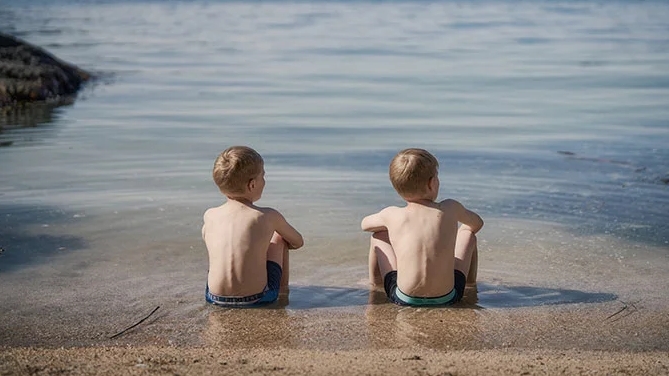 40 Spiritual Meanings of Dreaming About Giving Birth to Twins