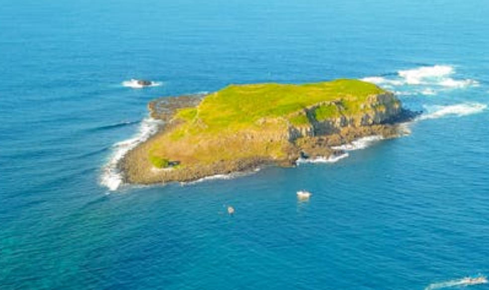 9 Spiritual Meanings of Dreaming of a Deserted Island