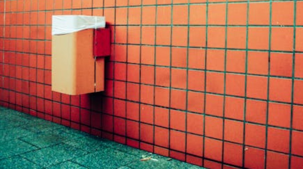 9 Spiritual Meanings of Dreaming of Smelling Feces