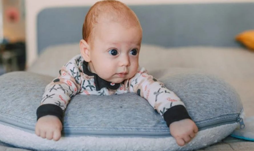 9 Spiritual Meanings of Dreaming of Touching a Baby