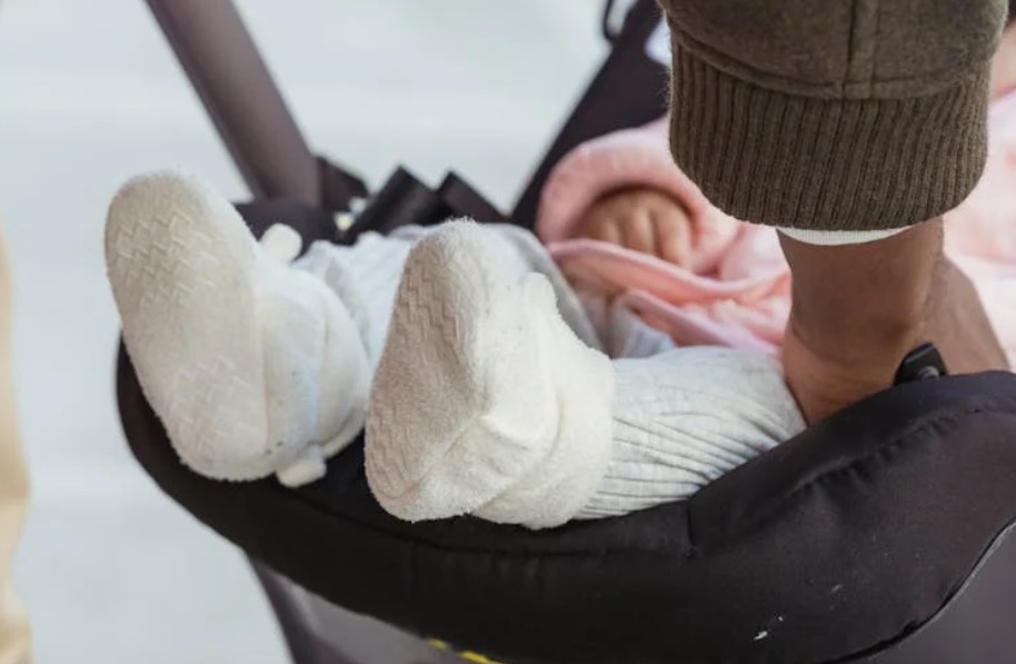 9 Spiritual Meanings of Dreaming of a Baby Pooping