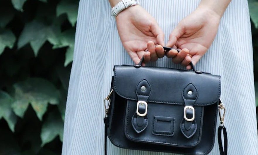 9 Spiritual Meanings of Dreaming About Carrying a Bag