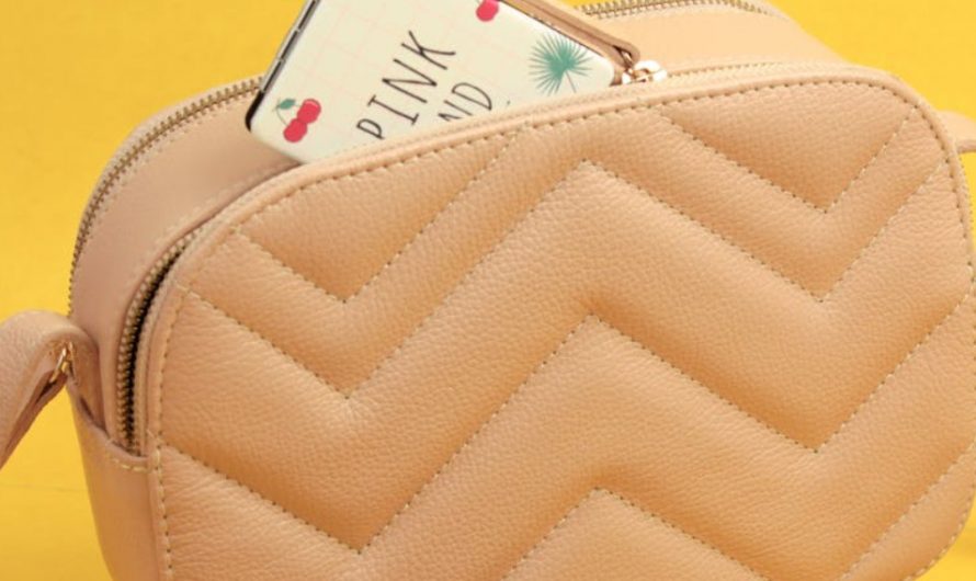 9 Spiritual Meanings of Dreaming of Receiving a Handbag as a Gift