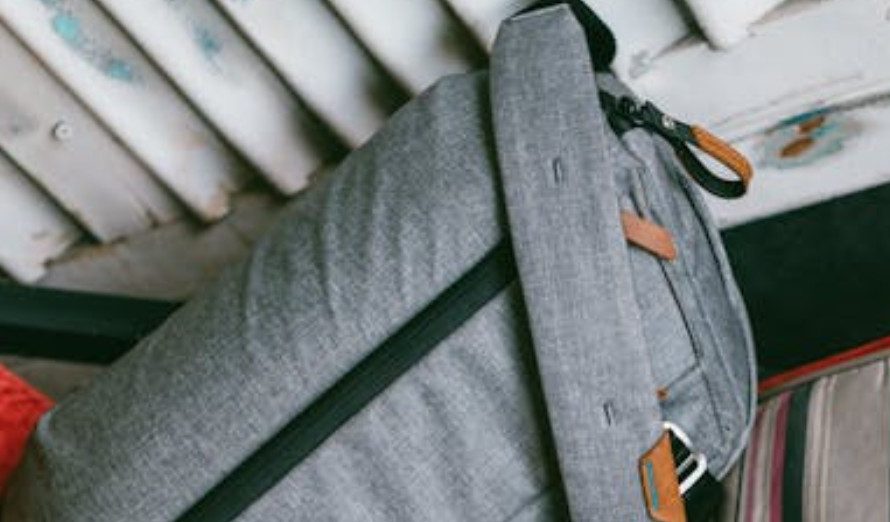 9 Spiritual Meanings of Dreaming of Losing a Bag
