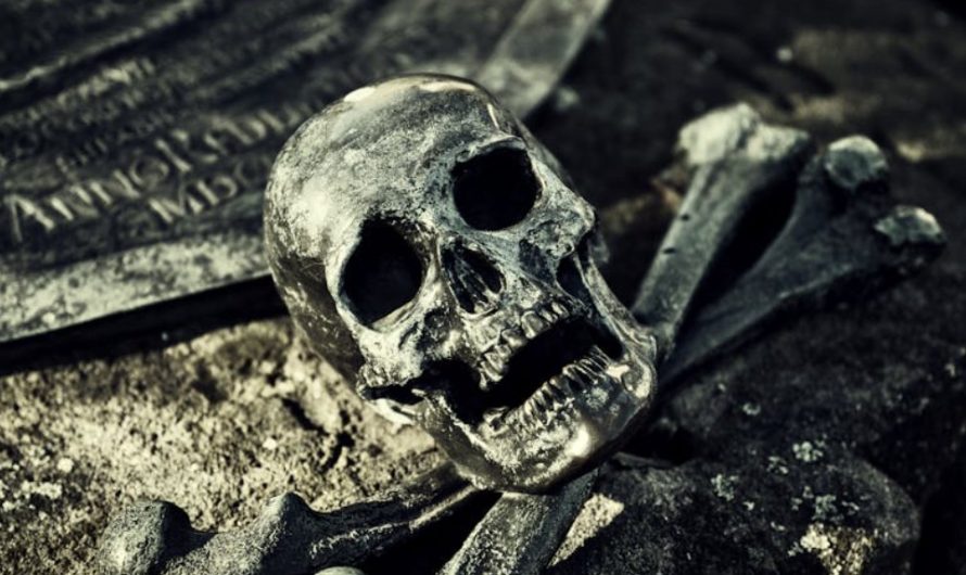 9 Spiritual Meanings of Dreaming of Your Deceased Father’s Second Death