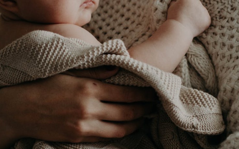 9 Spiritual Meanings of Dreaming of Killing Your Mother