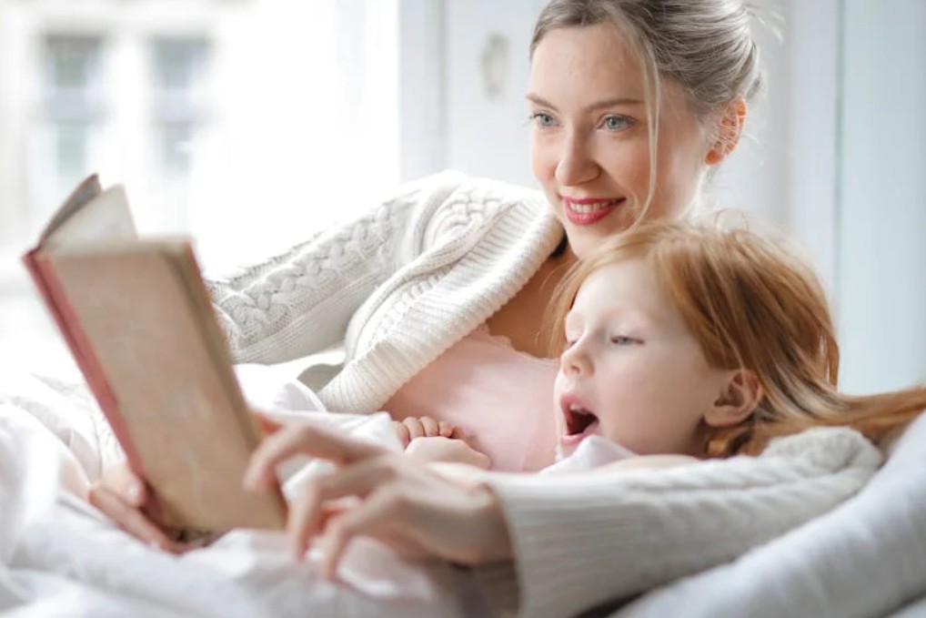 9 Spiritual Meanings of Dreaming About Searching for Your Mother
